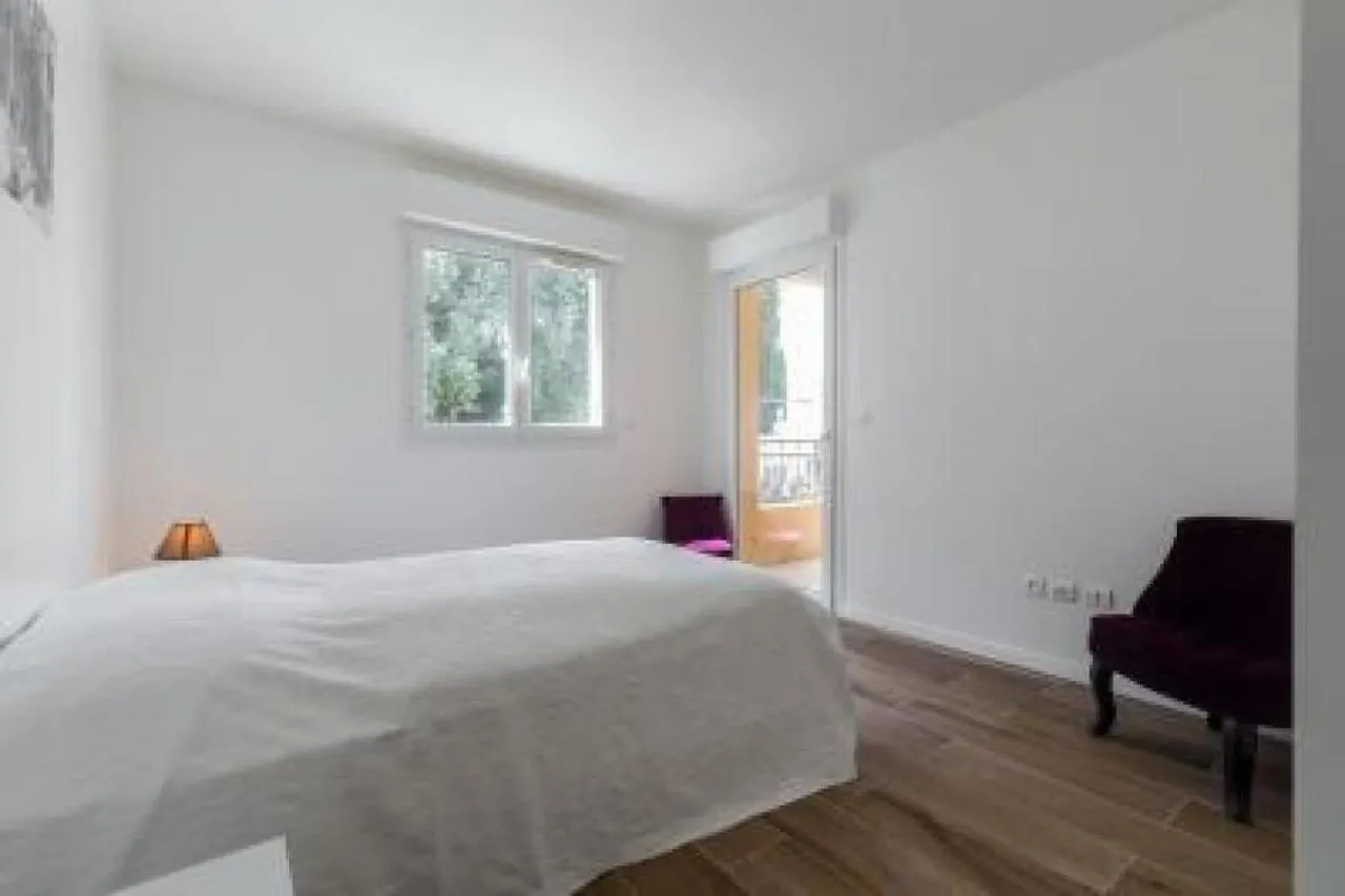 Modern Spacious 3 Bed 2 Bath Apt In Quiet Residential Area Of Cannes Walking Distance To Croisette 1769 Apartmán
