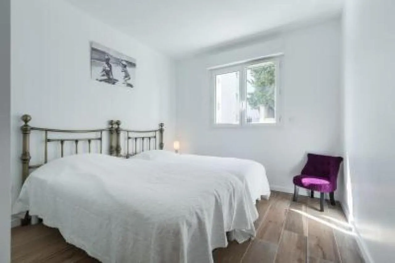 Modern Spacious 3 Bed 2 Bath Apt In Quiet Residential Area Of Cannes Walking Distance To Croisette 1769