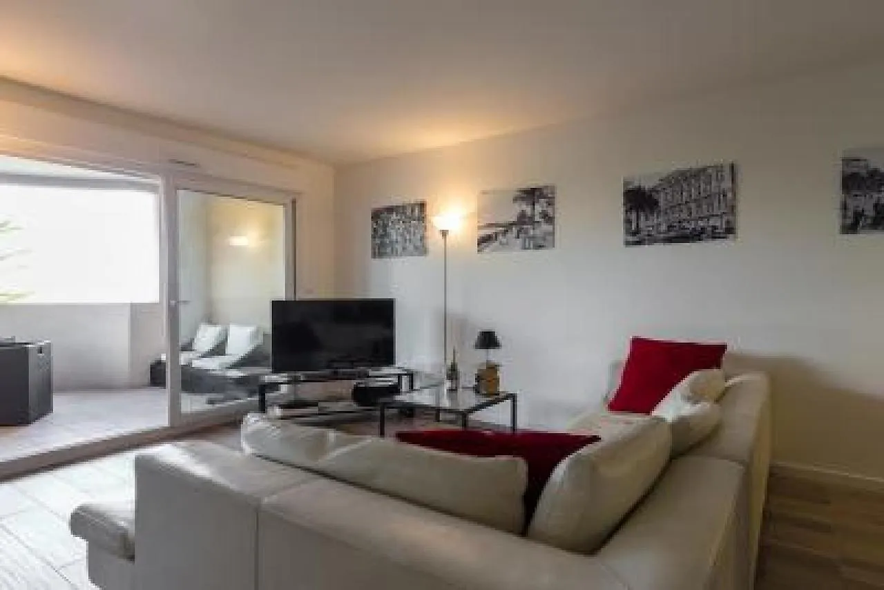 Modern Spacious 3 Bed 2 Bath Apt In Quiet Residential Area Of Cannes Walking Distance To Croisette 1769 Apartmán